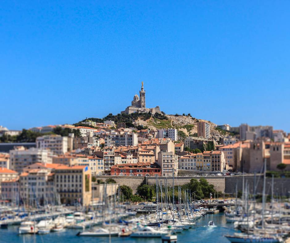 Faire appel à un rédacteur web SEO à Marseille pour remplir le contenu de sa boutique en ligne